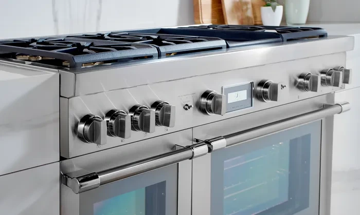 Thermador Pro Harmony PRD486WDHU range close-up